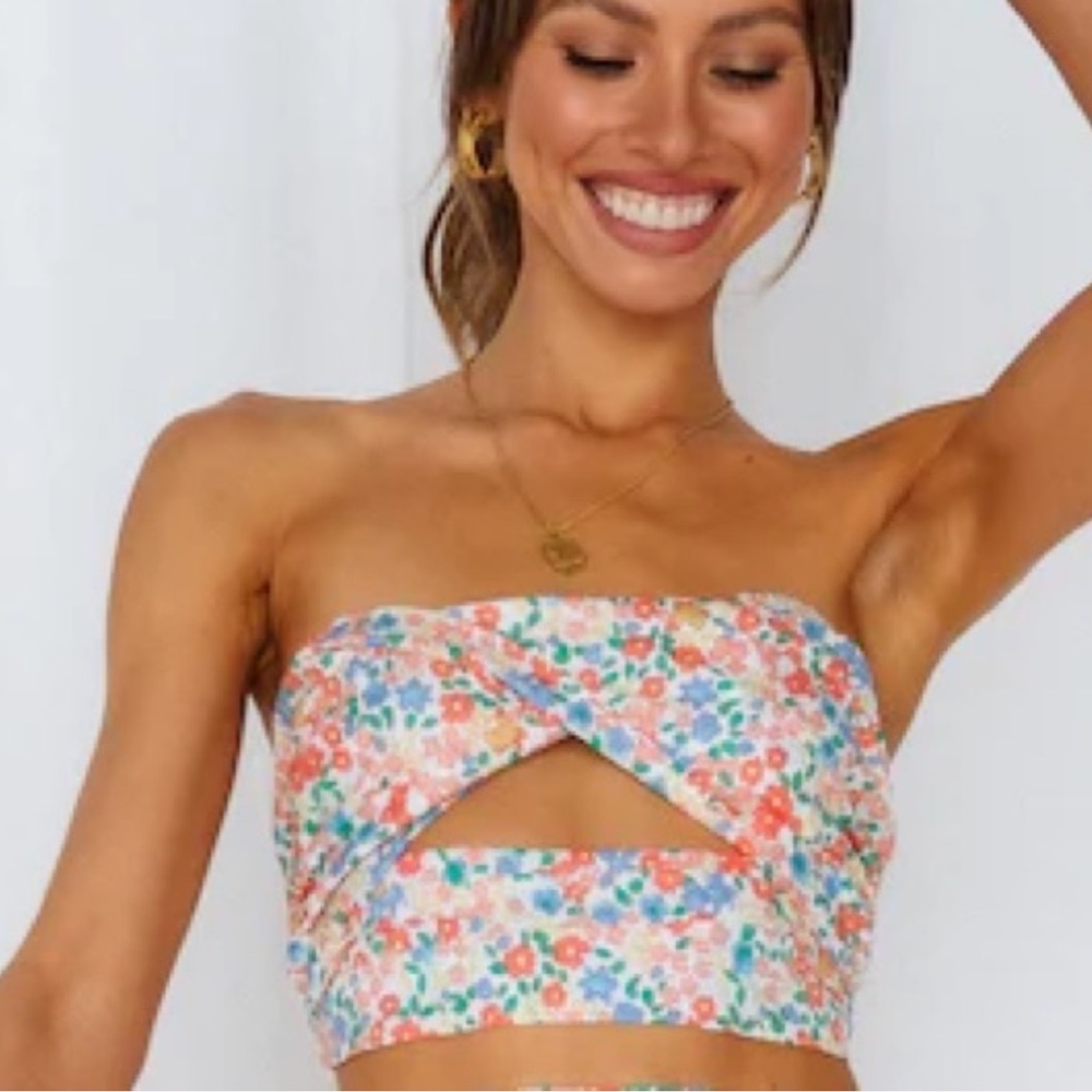 Hello Molly So Particular Floral Cropped Twist Bandeau Floral Strapless Top
